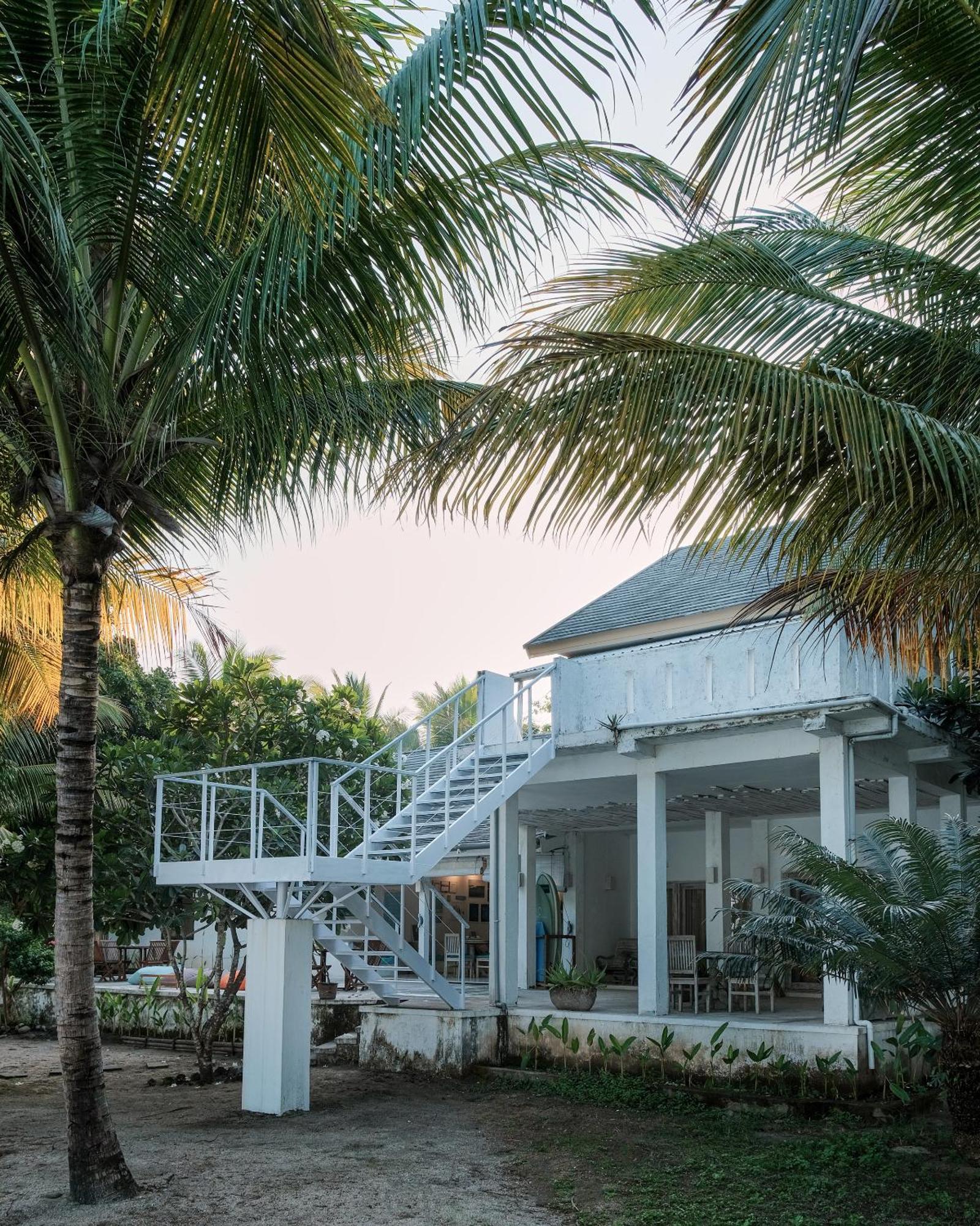 Myamo Beach Lodge Jereweh Екстериор снимка